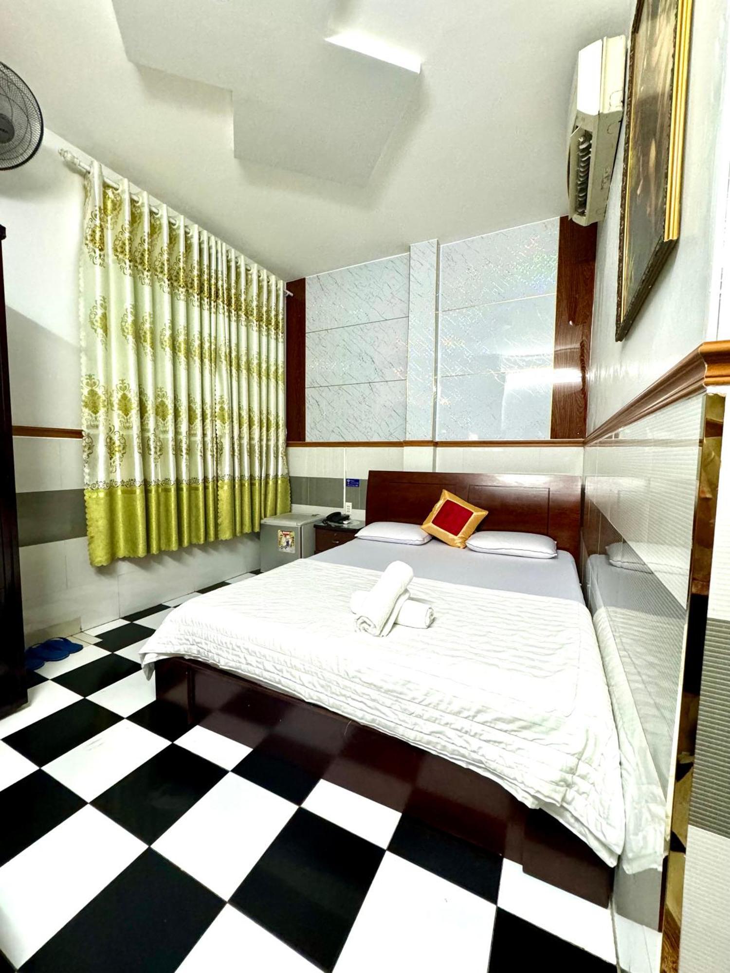 Khach San Tuan Vu Hotel TP. Hồ Chí Minh Ngoại thất bức ảnh